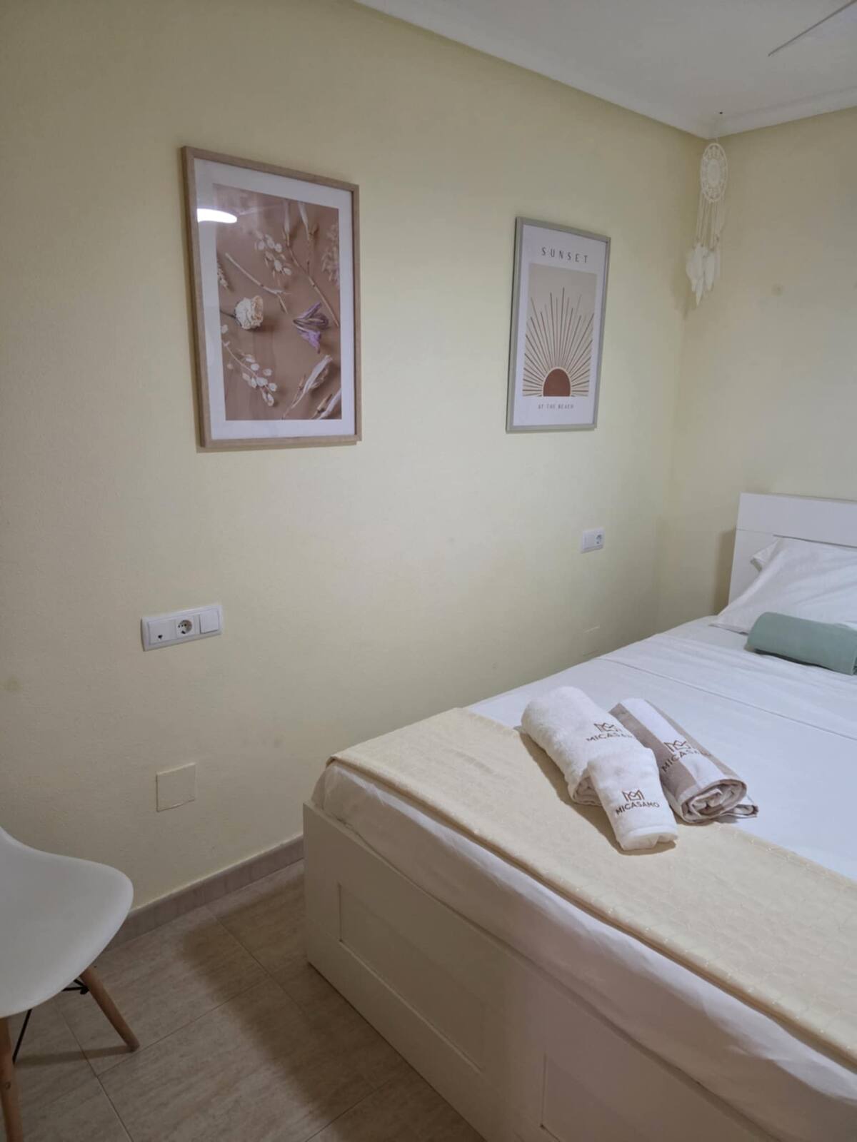 Slaapkamer met tweepersoonsbed